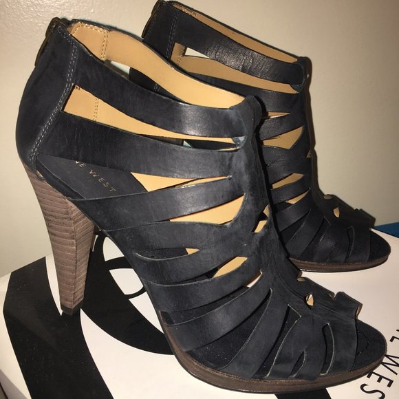 NIB Vintage Nine West Black Leather Heels Size 9 - Picture 2 of 5